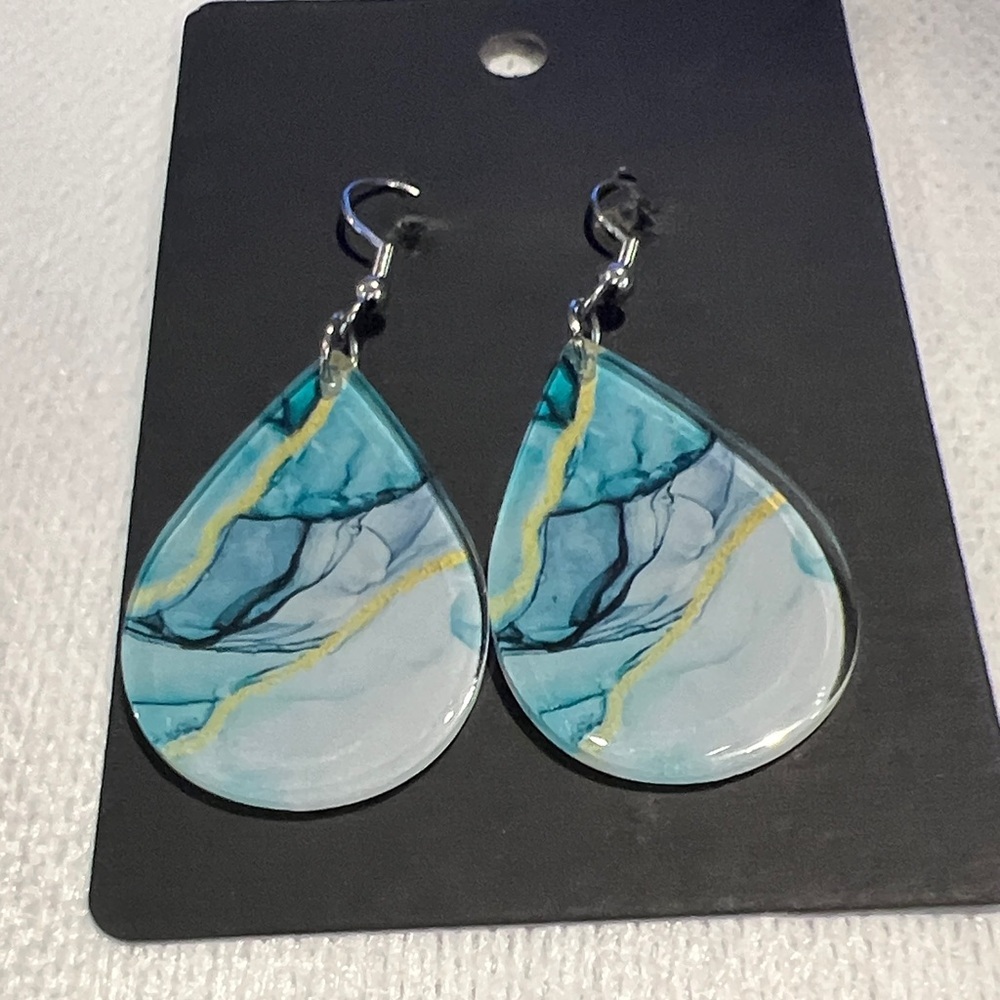 Chic Teardrop Earrings in Aqua and Gold